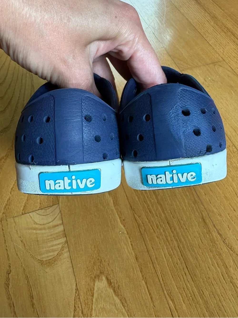 Native Jefferson slip-on sneakers Little Boys Shoes Navy Blue white Kids Size C8